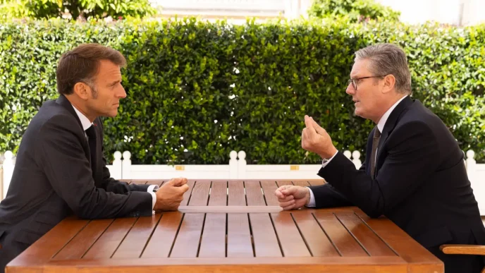 El Primer Ministro Keir Starmer se reune con el Presidente Emmanuel Macron.