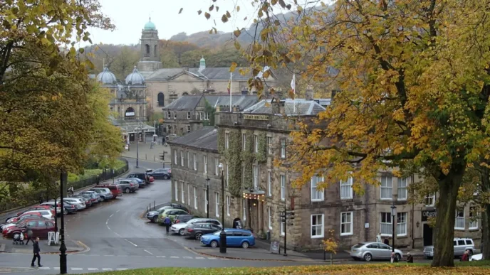 Vista en otoño de Buxton, Derbyshire, Inglaterra