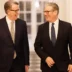 26/02/2025. Washington D.C., Estados Unidos. El primer ministro Keir Starmer camina con Peter Mandelson, embajador del Reino Unido en Estados Unidos, en la Embajada Británica en ese país. Fotografía de Simon Dawson / n.º 10 de Downing Street.