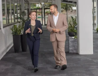 Carla Denyer, colíder del Partido Verde, con Zack Polanski AM, líder adjunto y miembro de la Asamblea de Londres