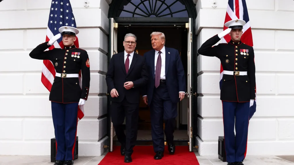 27/02/2025. Washington D.C., Estados Unidos. El primer ministro Keir Starmer se reúne con Donald Trump, presidente de los Estados Unidos de América, para una reunión bilateral en la Casa Blanca. Fotografía de Simon Dawson / No 10 Downing Street