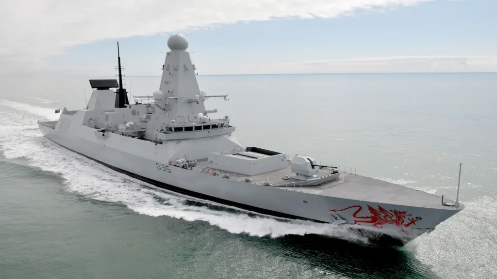 El HMS Dragon forma parte de la clase de destructores más potente jamás construida en el Reino Unido y es uno de los buques de guerra más avanzados del mundo.