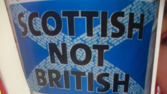 cartel del referendum de Escocia que dice Scottish not British, Escoceses, no Británicos
