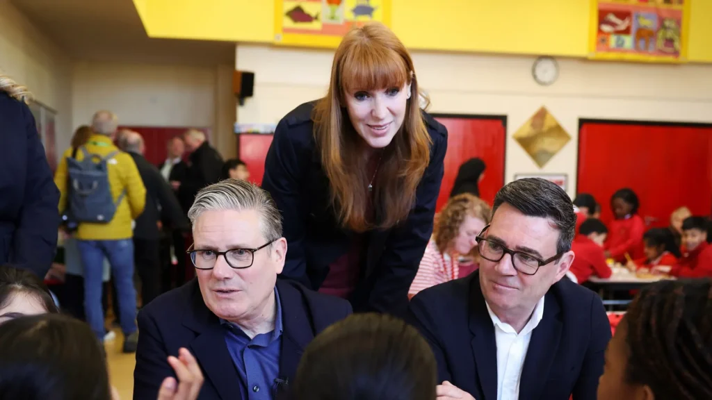 Foto de Keir Starmer con Andy Burnham y Angela Rayner juntos