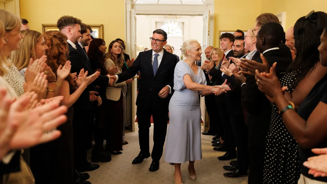 El primer ministro Andy Burnham llegando al 10 de Downing Street.