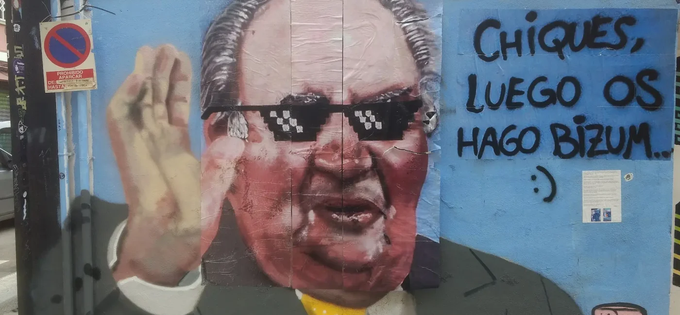 Mural about the escape of Juan Carlos I, made by J. Warx in July 2020, and restored by Füsta after it was destroyed by a Bourbon sympathizer.