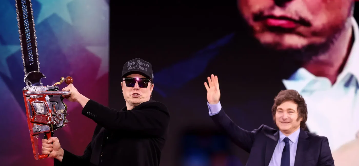 Elon Musk y el presidente de Argentina, Javier Milei, hablando en la Conferencia de Acción Política Conservadora (CPAC) de 2025 en el Gaylord National Resort & Convention Center en National Harbor, Maryland.