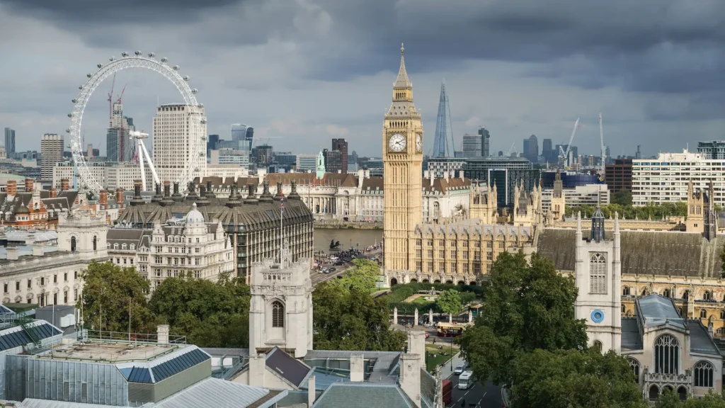 Palace_of_Westminster_from_the_dome_on_Methodist_Central_Hall