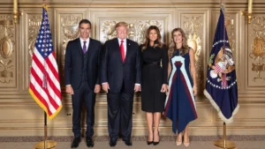 Presidents @sanchezcastejon and @realDonaldTrump met again today at a reception for Heads of State at the #UNGA, hosted by President Trump (Official @WhiteHouse Photo by Andrea Hanks)