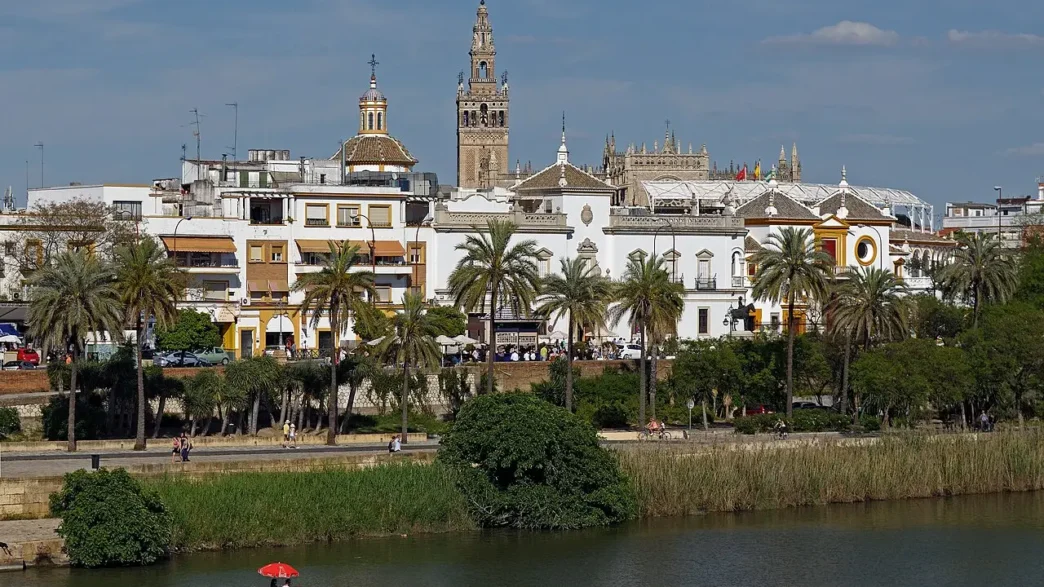 The Guadalquivir embankment in Seville. Paseo Alcalde Marques del Contadero