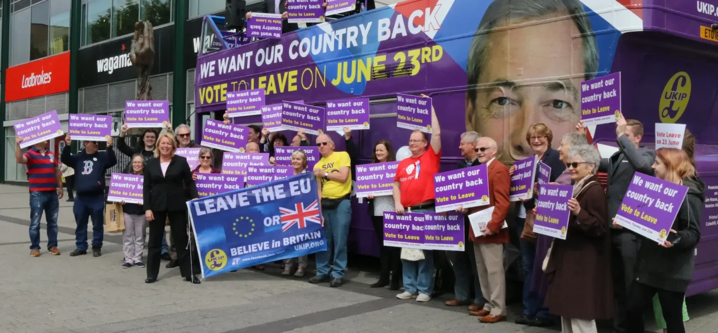 Brexit Campaigners & bus