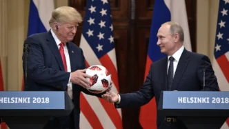 Vladimir Putin le entregó a Donald Trump el balón oficial del Mundial de 2018 y le deseó a Estados Unidos una exitosa organización del Mundial de 2026.