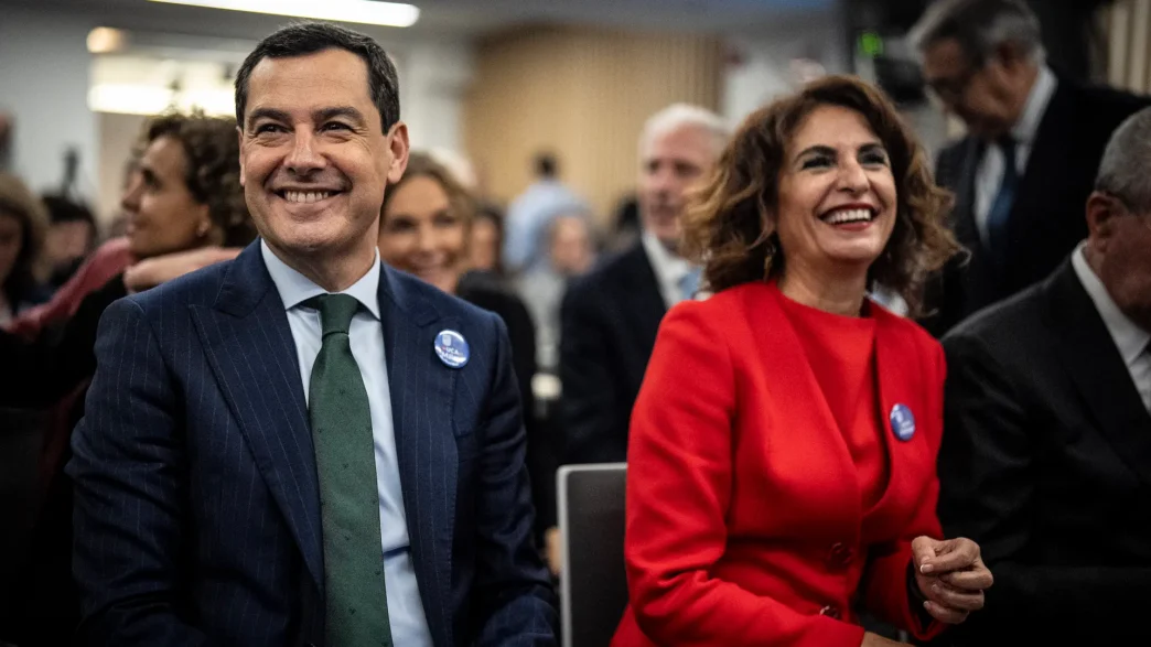 Picture of Juanma Moreno and María Jesús Montero together
